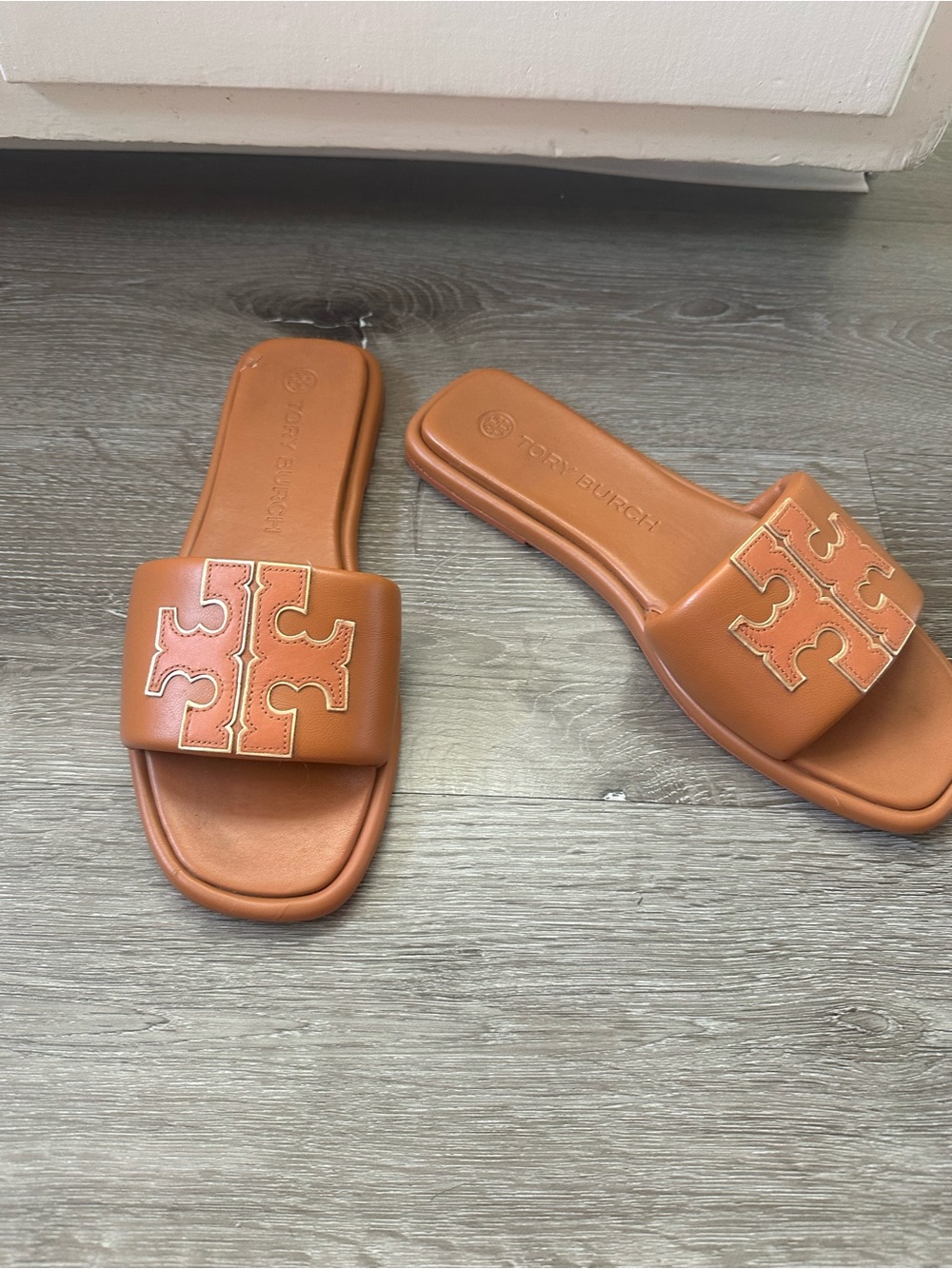 Tory Burch Tan Leather Logo Slide Sandals - Picture 3 of 9
